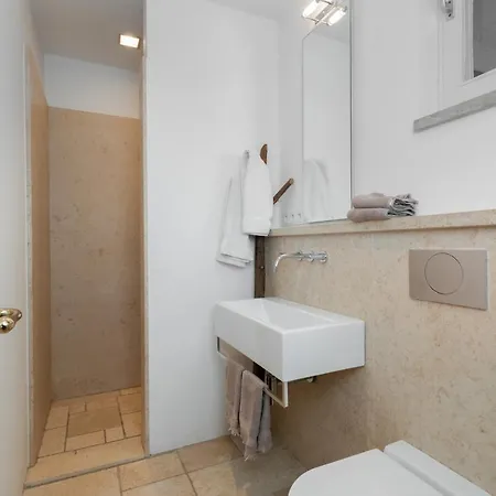 Apartment House 33 A -